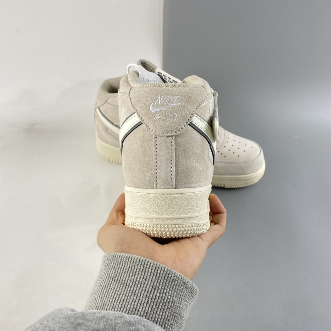 P220  NIKE Air Force 1’07 Mid 空军一号板鞋 AA1118-005