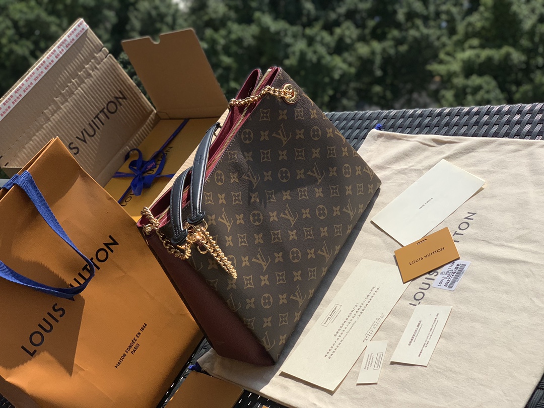 🌼 m43772尺寸36 x 26 x 13 CM 玫红色！迟到了！这组surene mm手提包终于来了