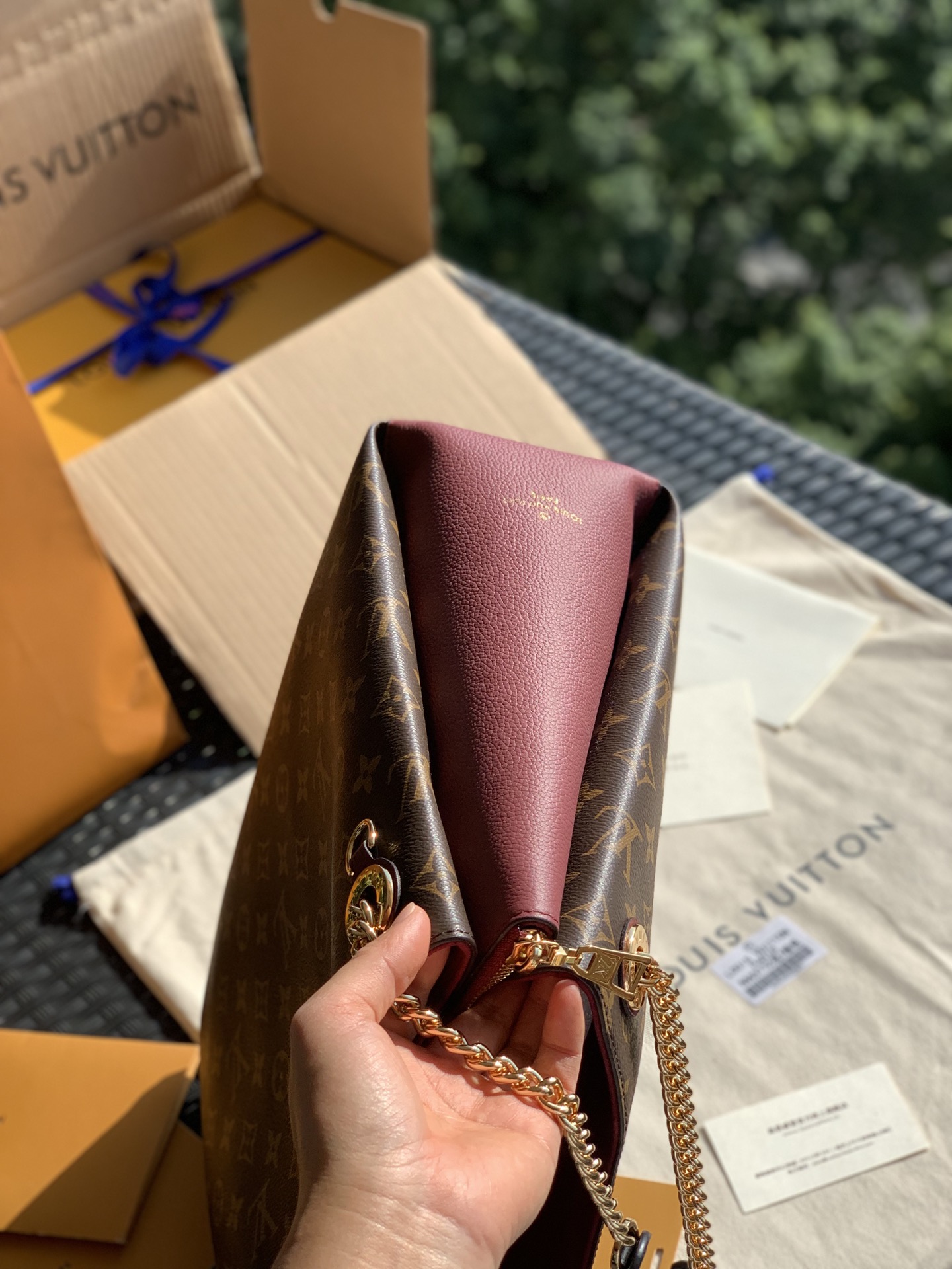 🌼 m43772尺寸36 x 26 x 13 CM 玫红色！迟到了！这组surene mm手提包终于来了