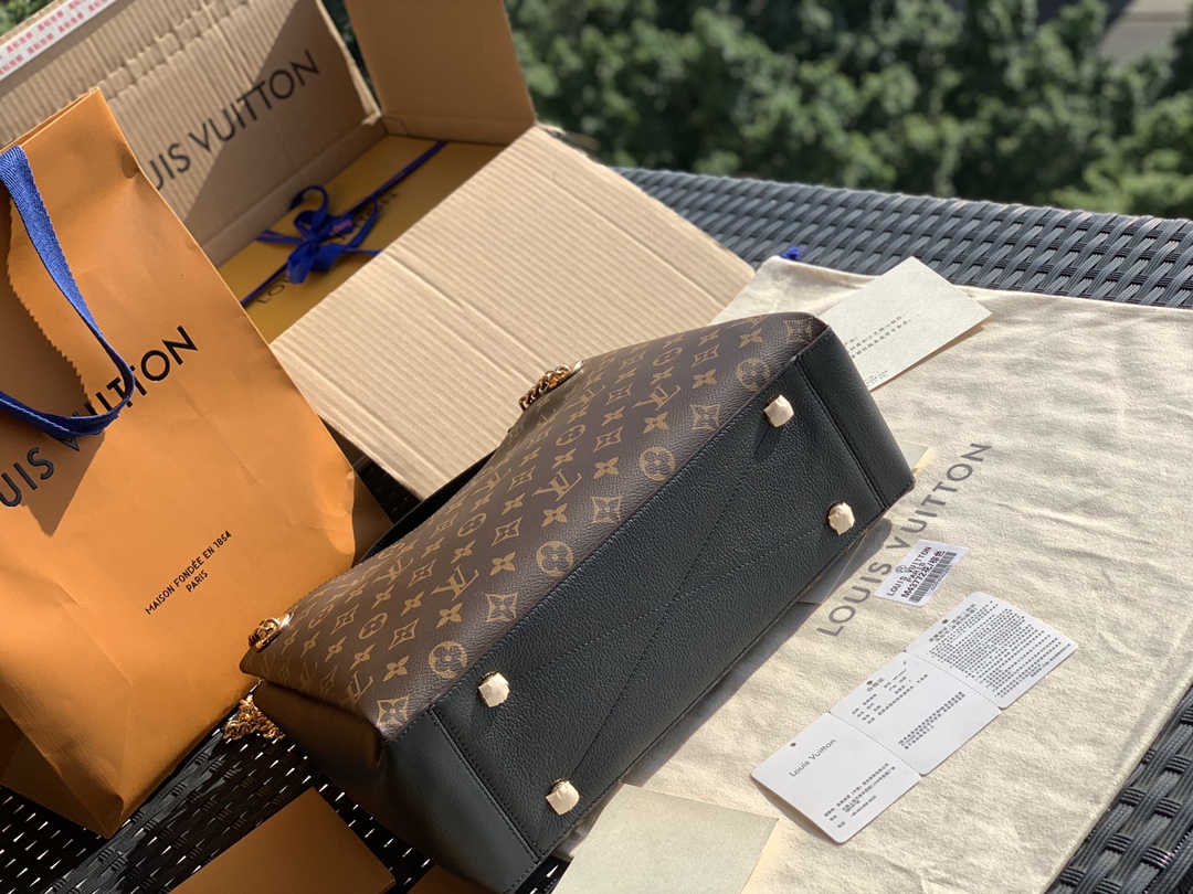 🌼 m43772尺寸36 x 26 x 13 CM 它是一款仅仅凭颜值就可以完胜的手袋！满身散发出复古的