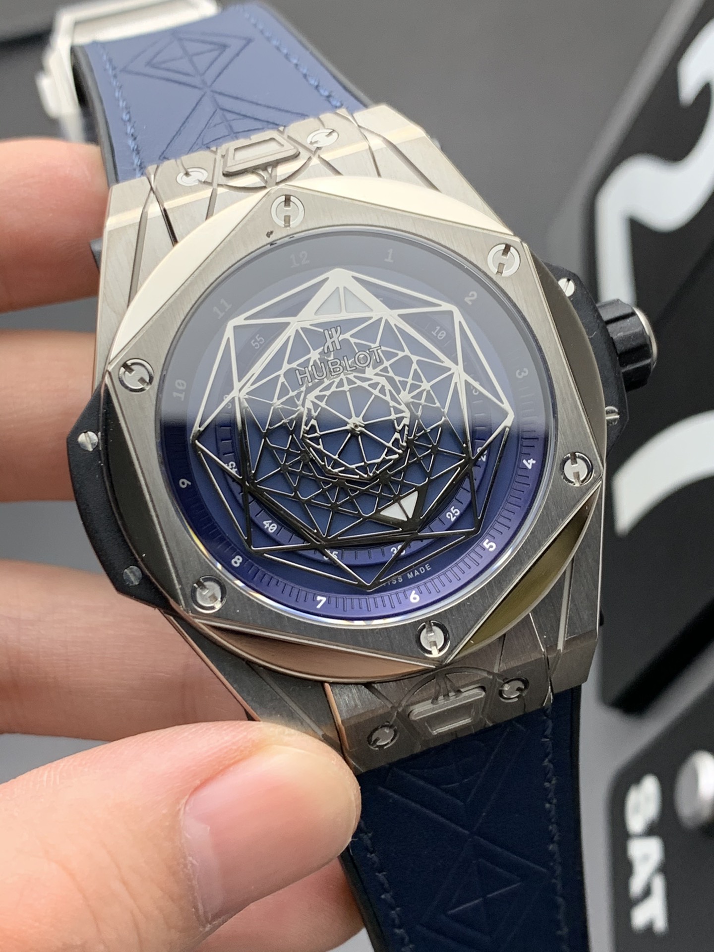 Hublot HB 钛蓝刺青