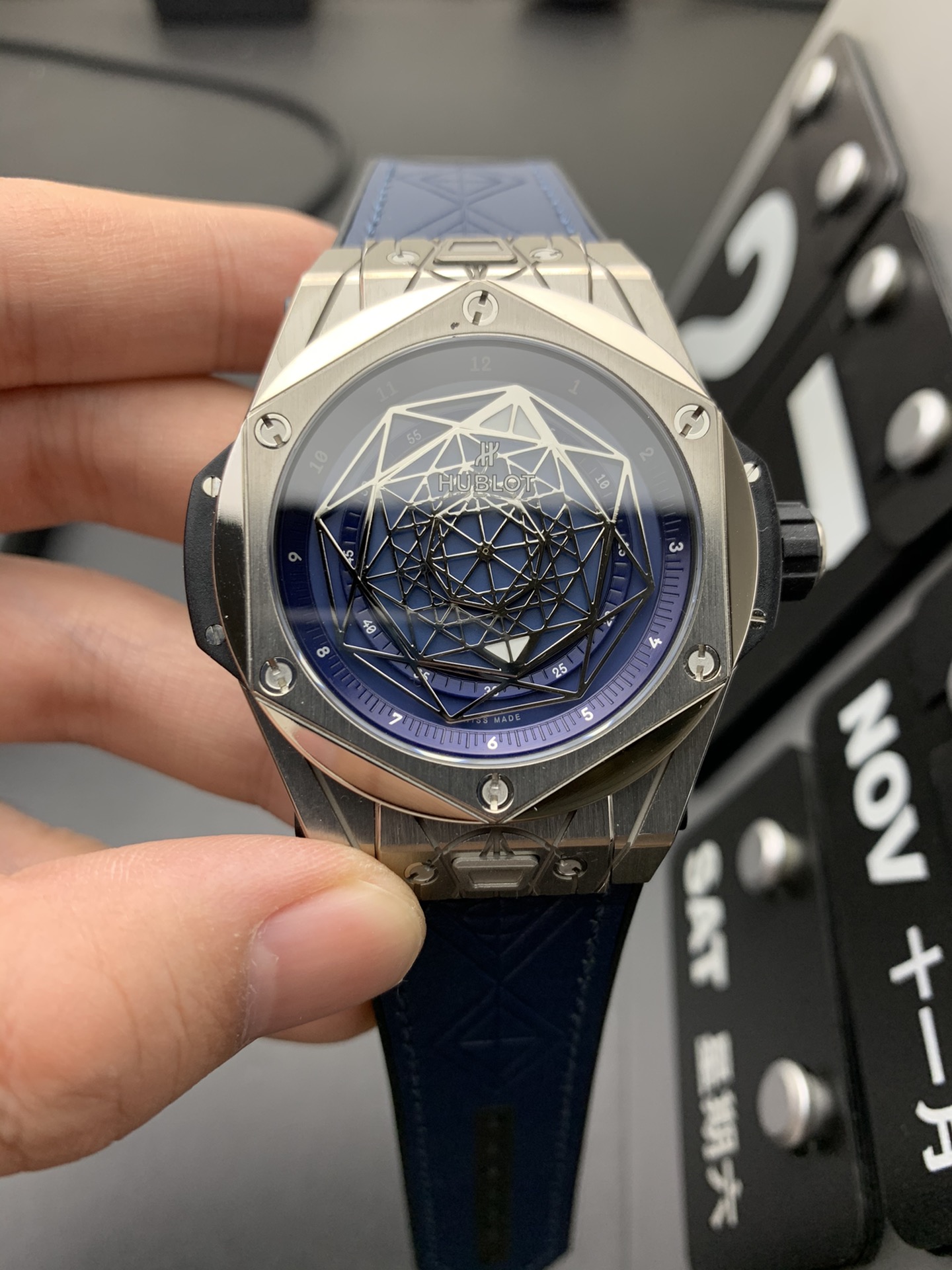 Hublot HB 钛蓝刺青