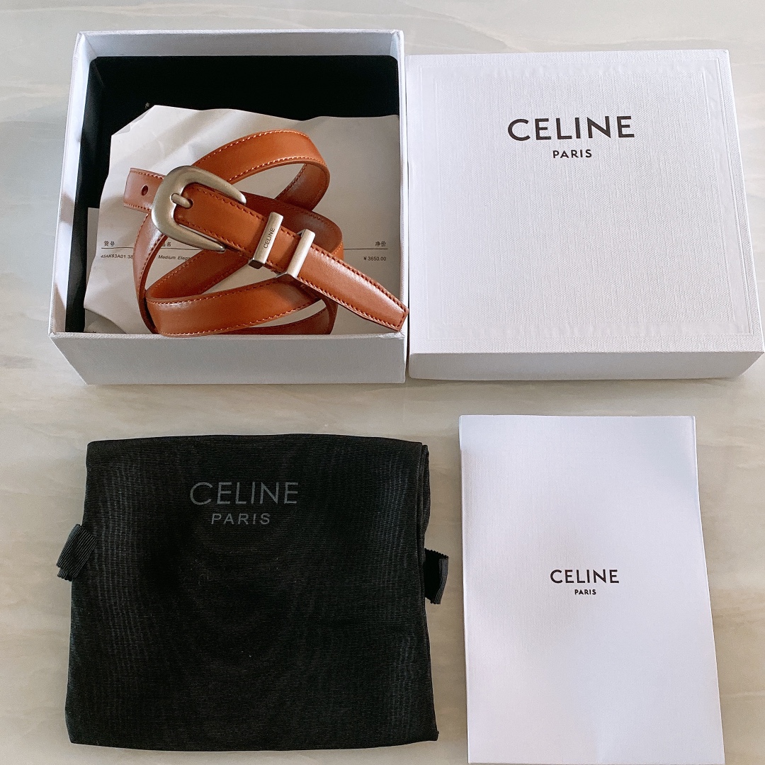 céline光滑牛皮革配ELEGANT腰带.金色.银色金属件！腰带饰有2个金属环.第一个圆环上携刻CEL