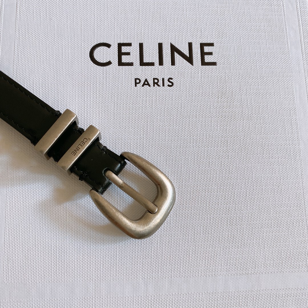 céline光滑牛皮革配ELEGANT腰带.金色.银色金属件！腰带饰有2个金属环.第一个圆环上携刻CEL