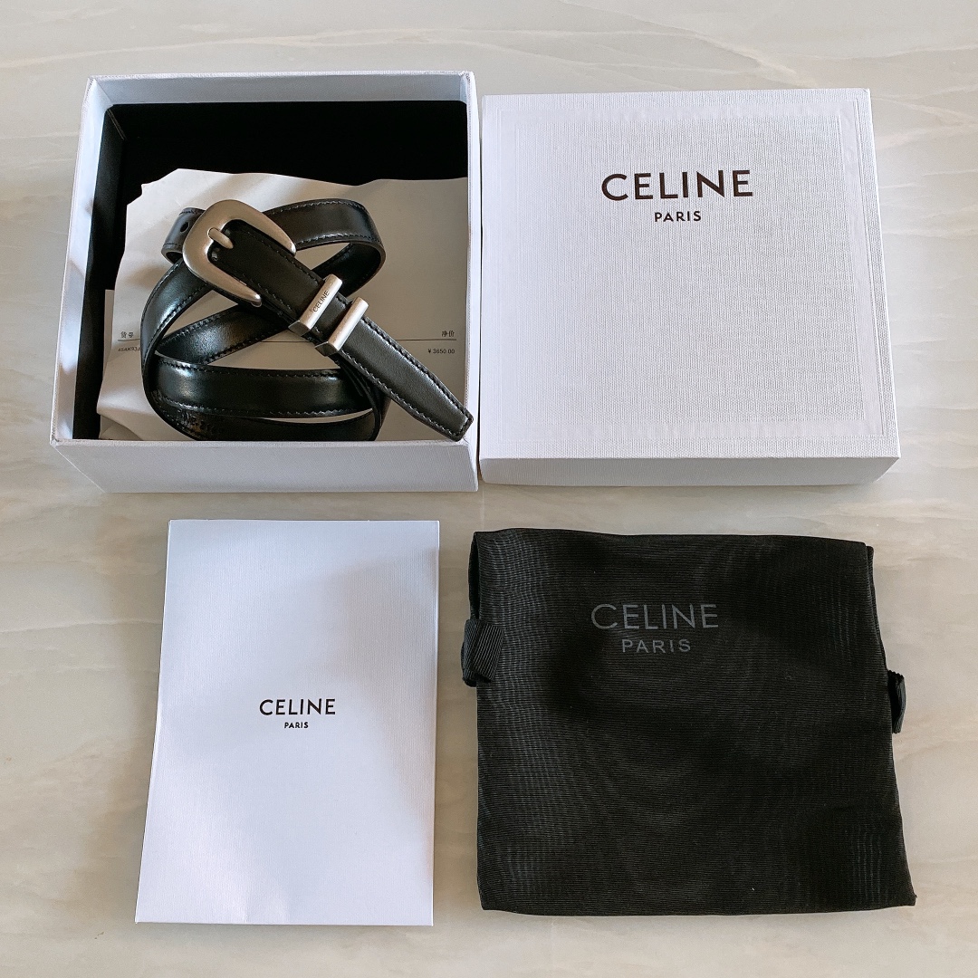 céline光滑牛皮革配ELEGANT腰带.金色.银色金属件！腰带饰有2个金属环.第一个圆环上携刻CEL