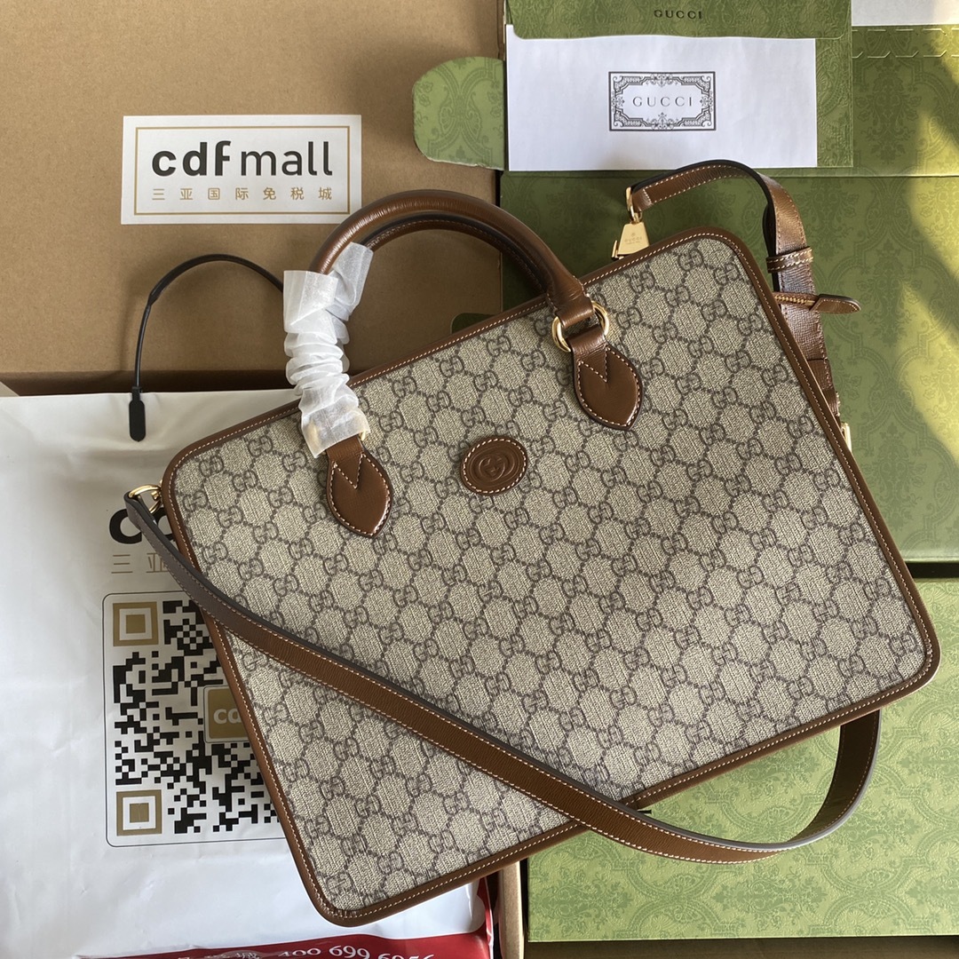 原厂皮配Cdfmall三亚免税店手提袋GG大号公文包️这款结构挺括的大号托特公文包采用GGSuPreme