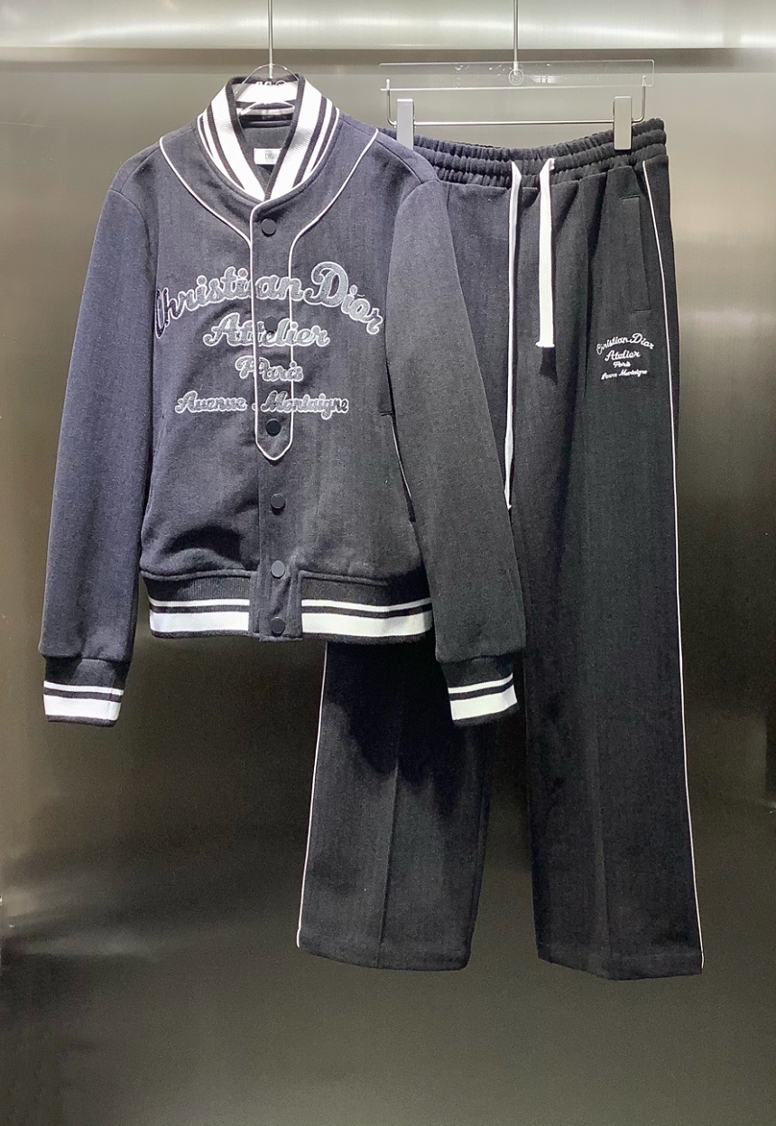 NO:696923,New winter Dio* letter embroidery logo suit apricot dark gray!  High quality SML,,dior,19860909冬季新款 Dio*字母刺绣logo套装 杏色 深灰！高品质 SML,,dior,,Women's clothing