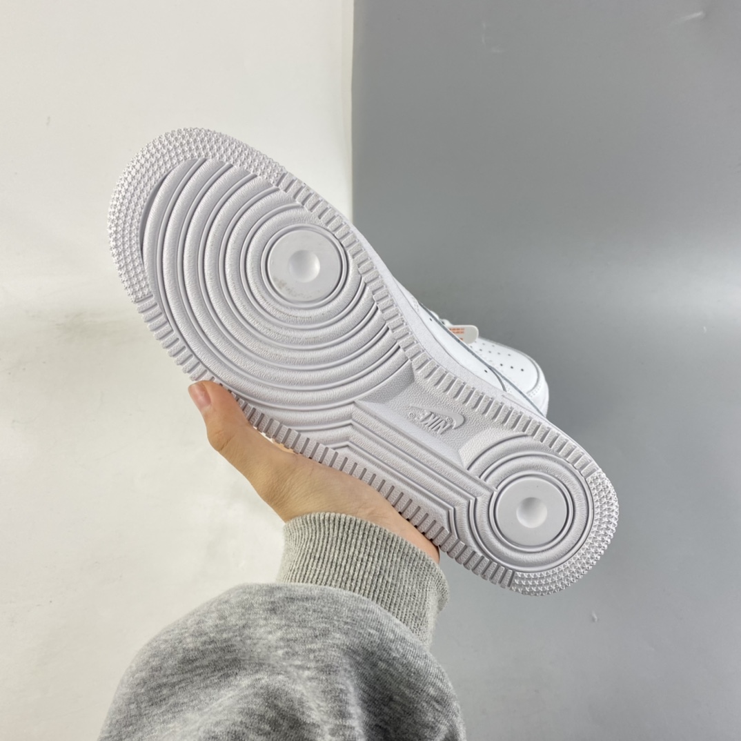 P240  NIKE Air Force 1 Low 空军一号低帮休闲板鞋 CW2288-111