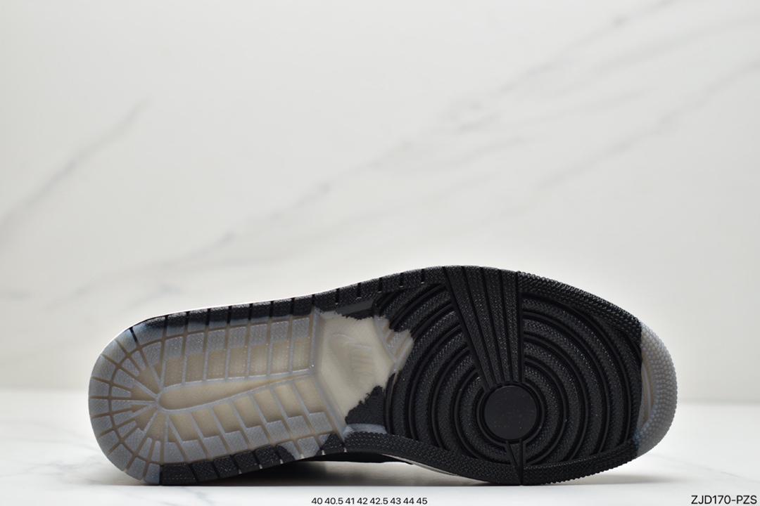 240 Air Jordan 1 的经典设计DB2889-001