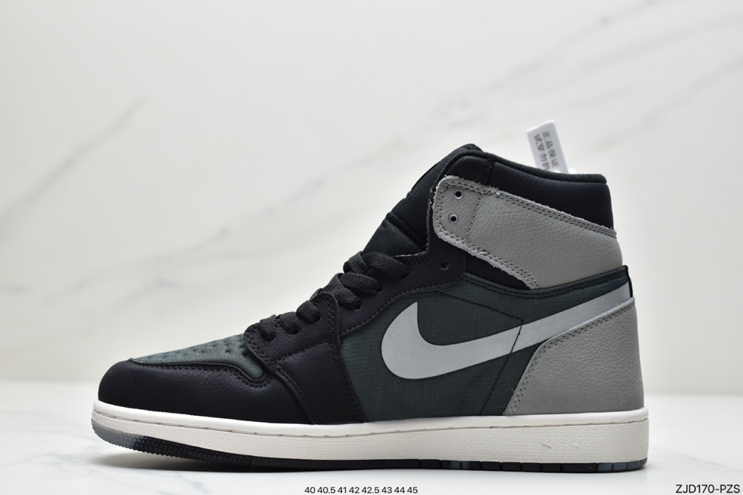 240 Air Jordan 1 的经典设计DB2889-001
