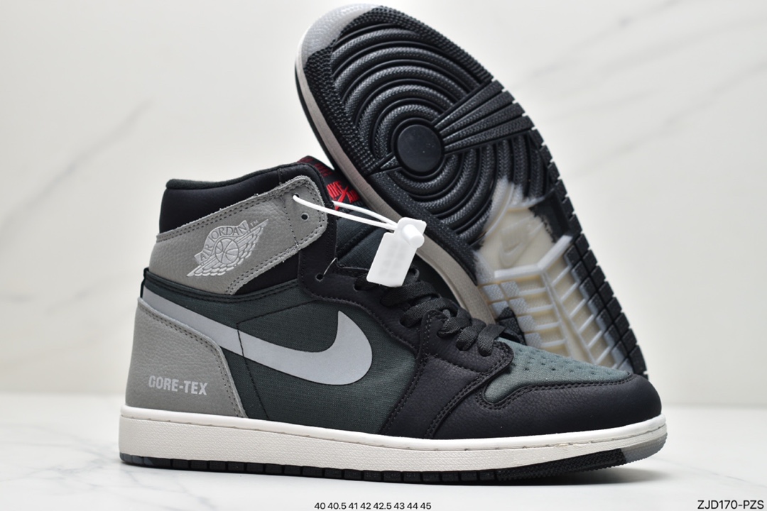 240 Air Jordan 1 的经典设计DB2889-001