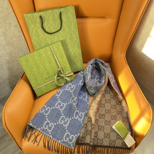 Elegante Bufanda de Lana con Borlas Gucci, Diseño Clásico y Moderno 1 Elegante Bufanda de Lana con Borlas Gucci, Diseño Clásico y Moderno