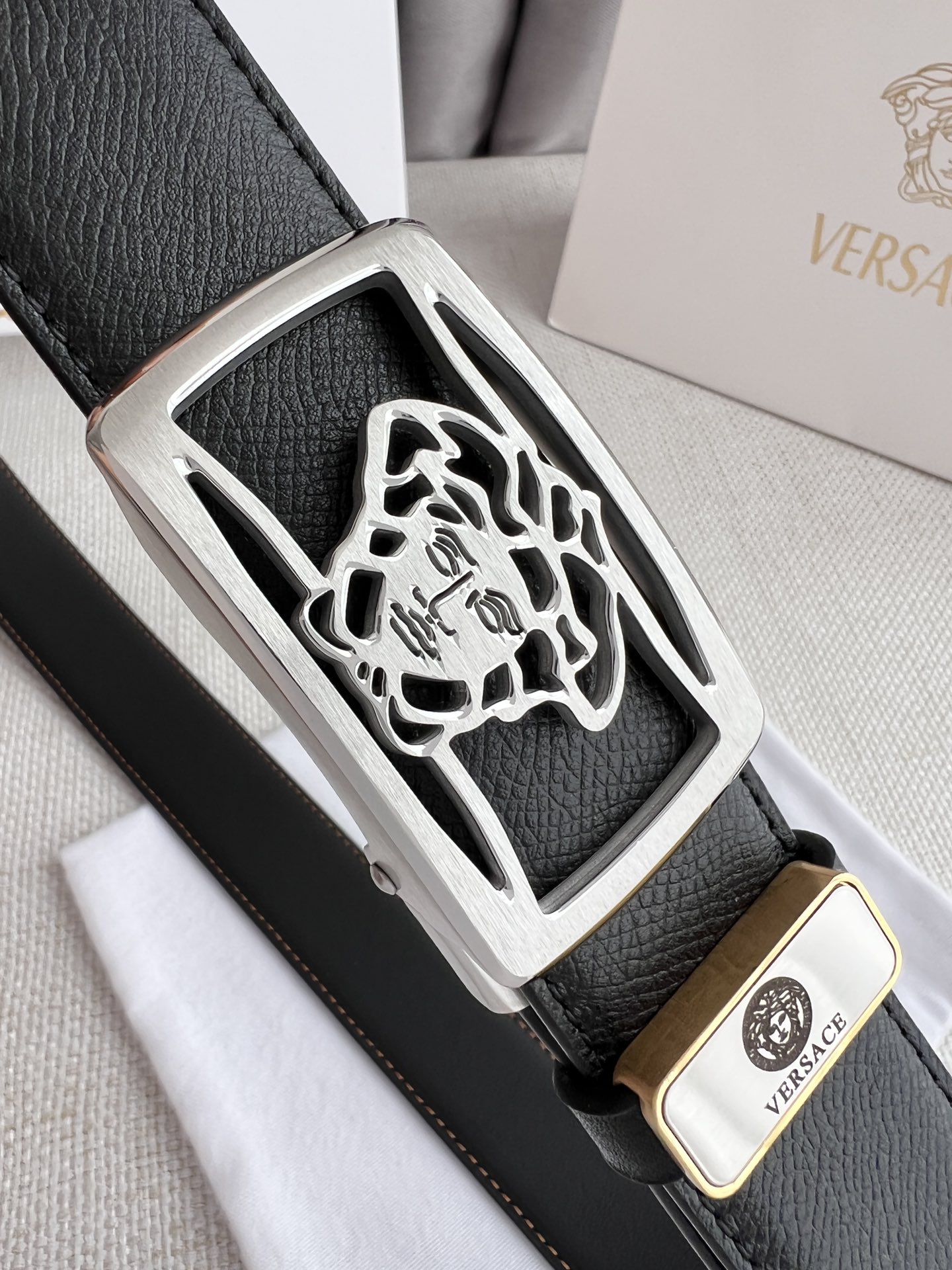 品名范思哲.VERSACE.️自动扣