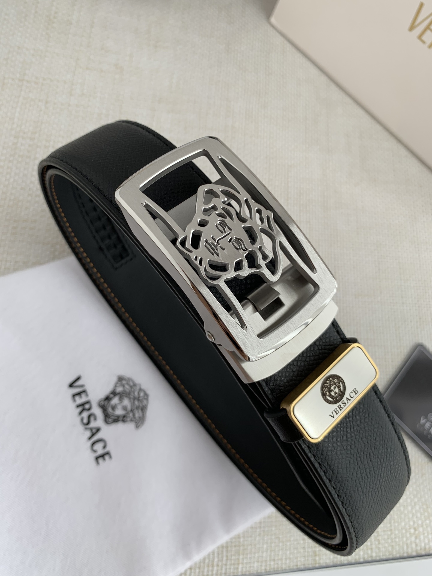 品名范思哲.VERSACE.️自动扣