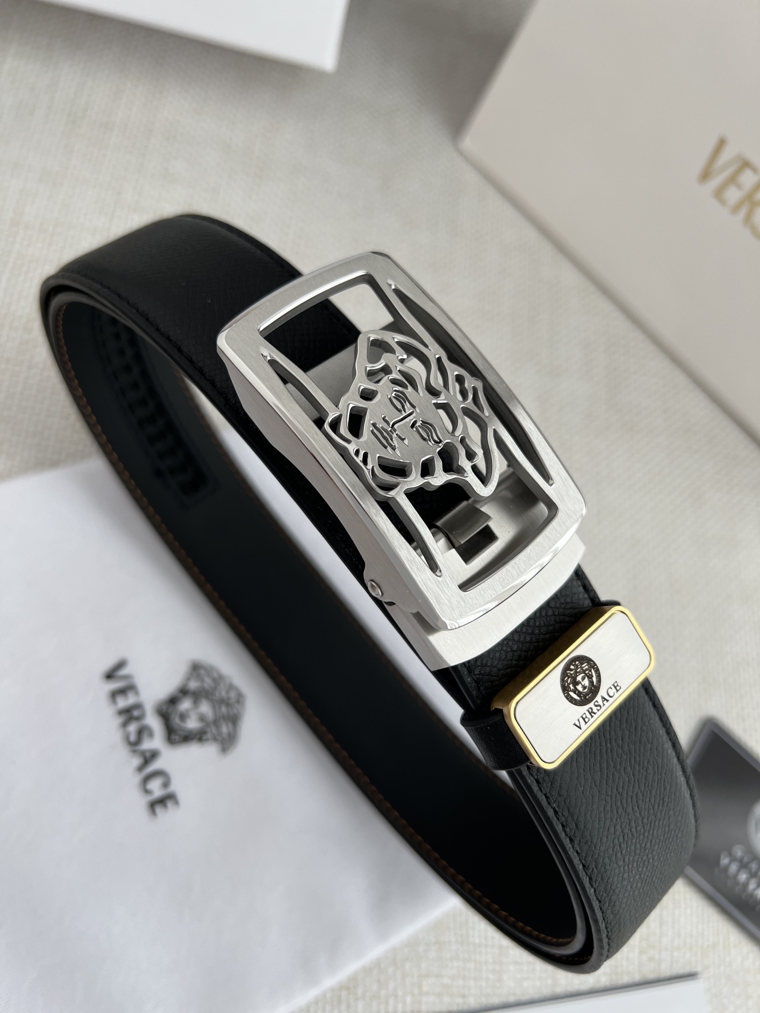 品名范思哲.VERSACE.️自动扣