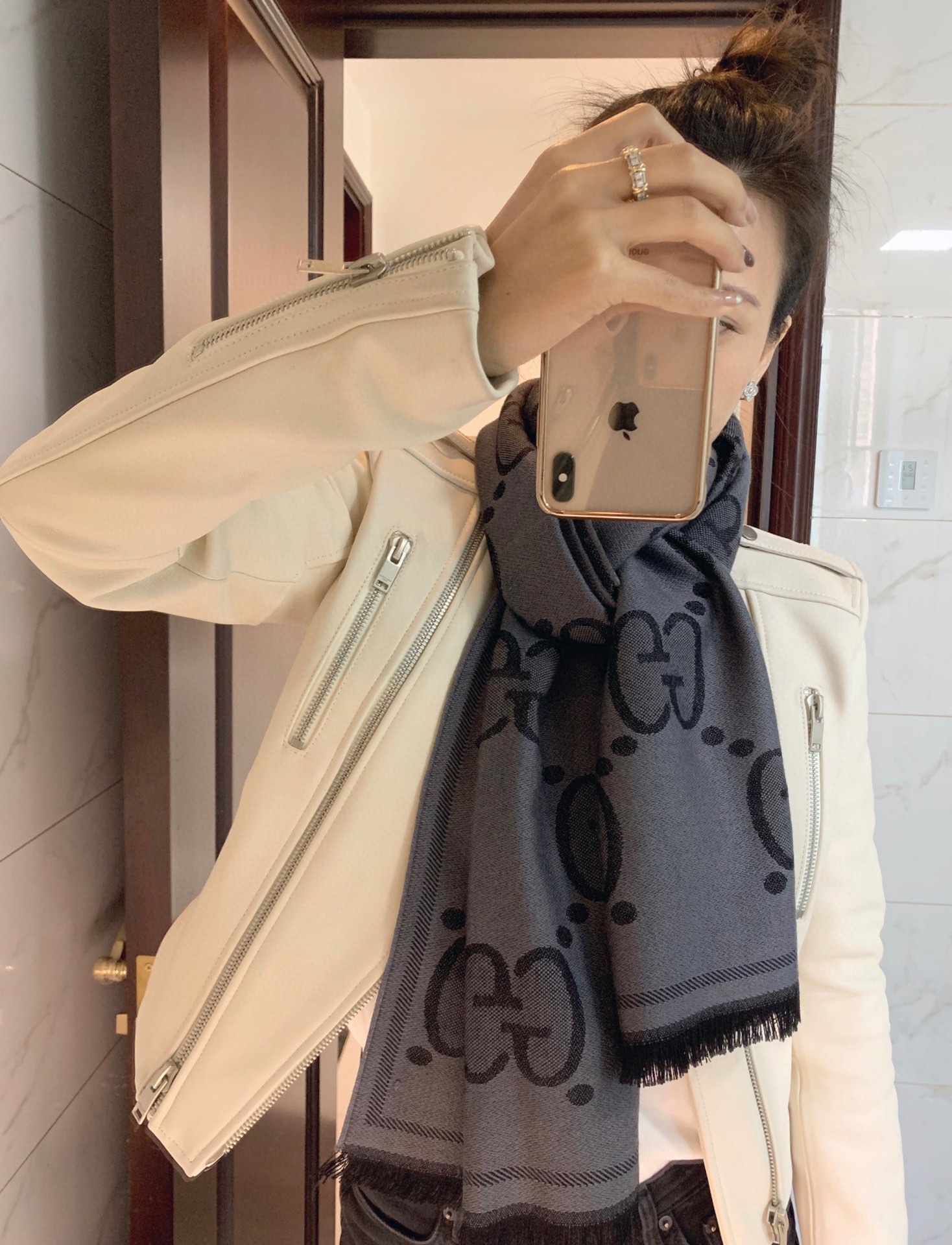 GUCCI古驰GG标识性羊毛提花围巾598189
