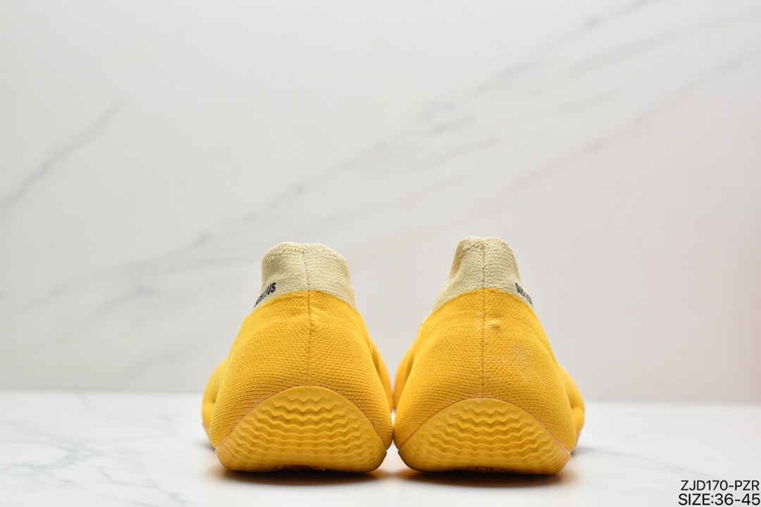 240 阿迪达斯Knit Runer ” Sulfur ” 黄色 硫磺 玉米 侃爷椰子袜套鞋 GW5353