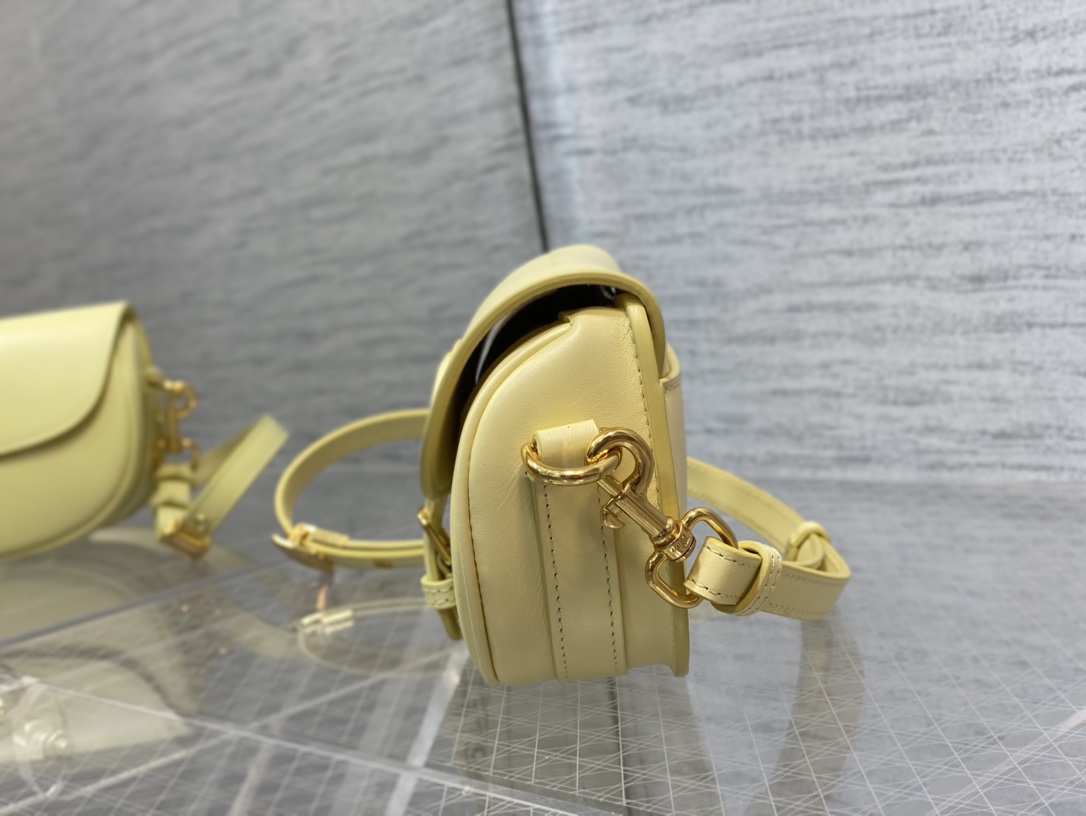 Dior Bobby East-West 马鞍包 M9327UMOL_M26Y