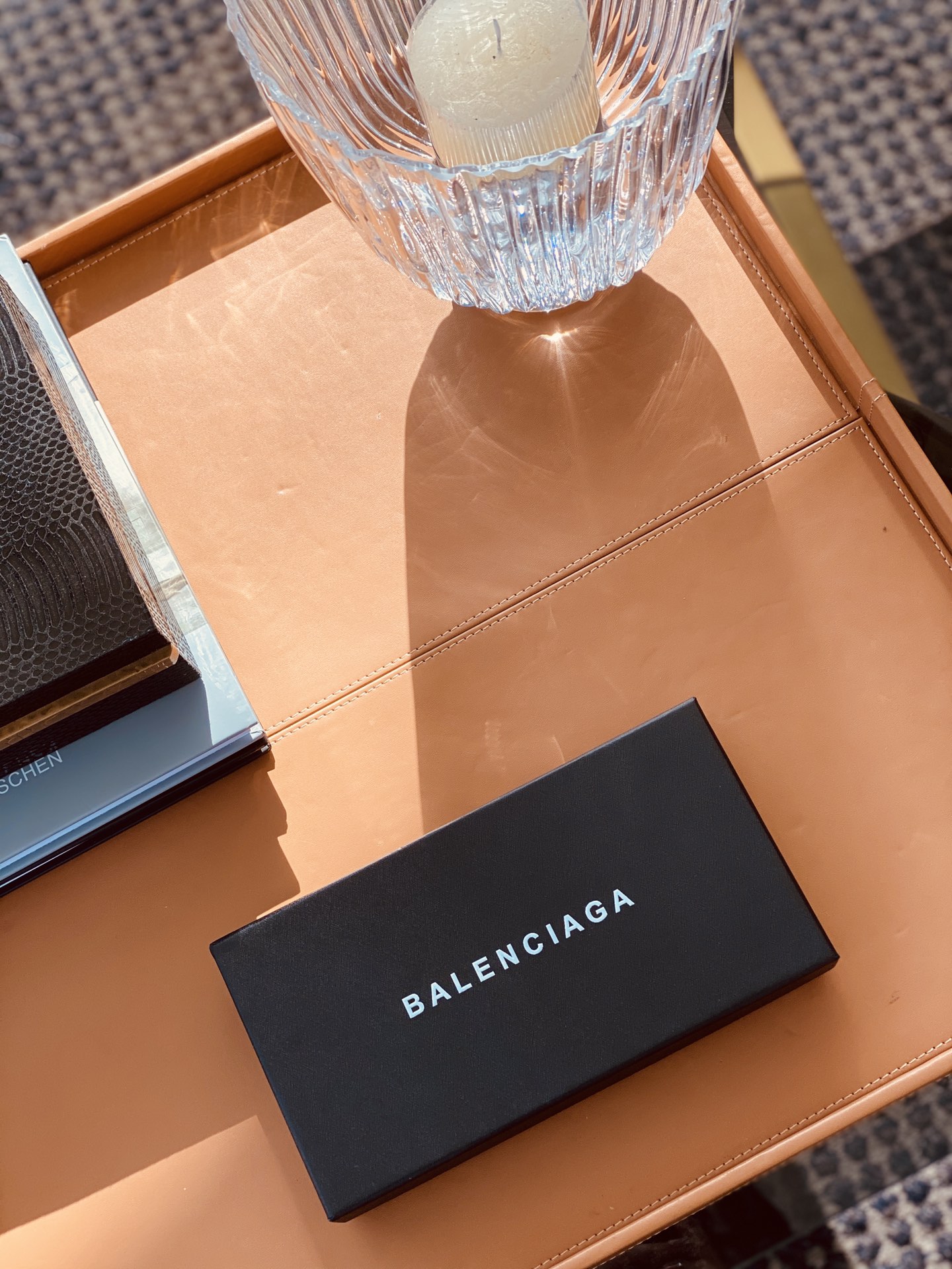 Balenciaga Hand Warmer Power Bank - Comprehensive