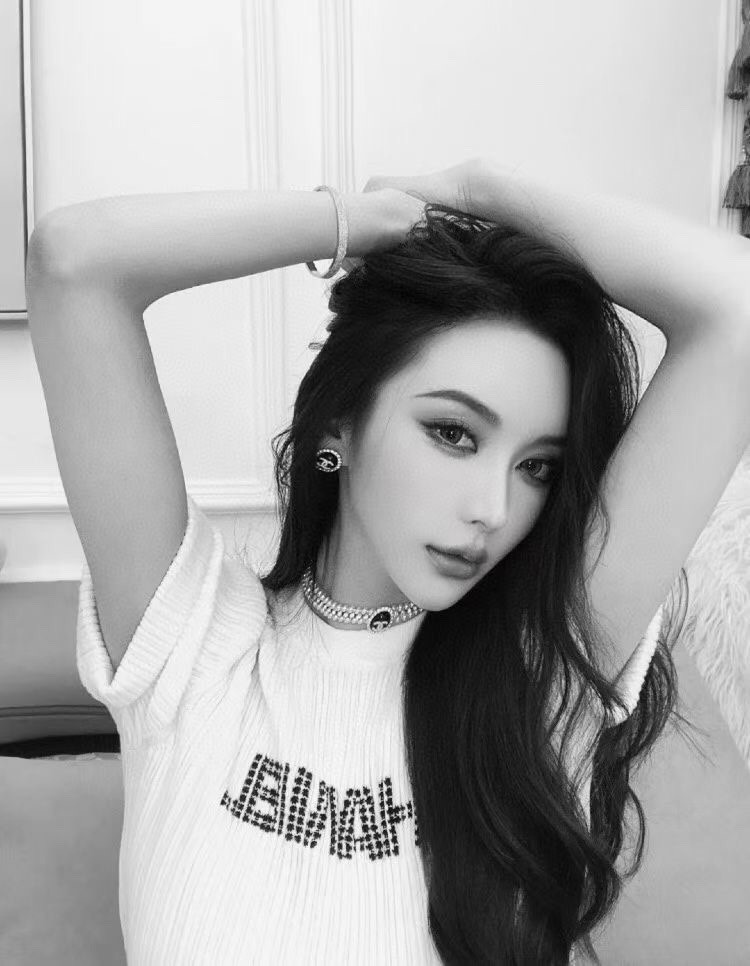 【香椭圆珠项圈】辛芷蕾同款！超美超美的choker，黑白两色双排珠的设计，中间一排钻固定，全部手工编织工