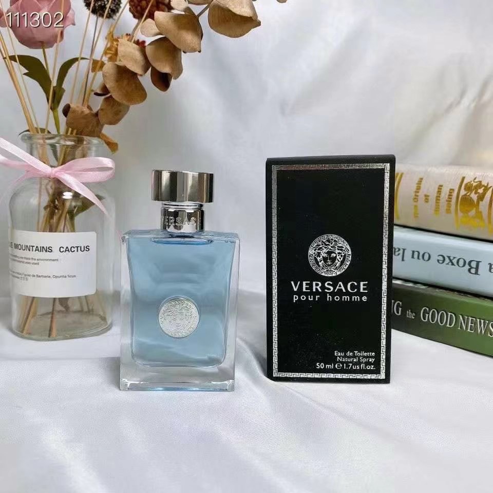 Versace Pour Homme Eau de Toilette - Classic Fragrance for Men, 50ml
