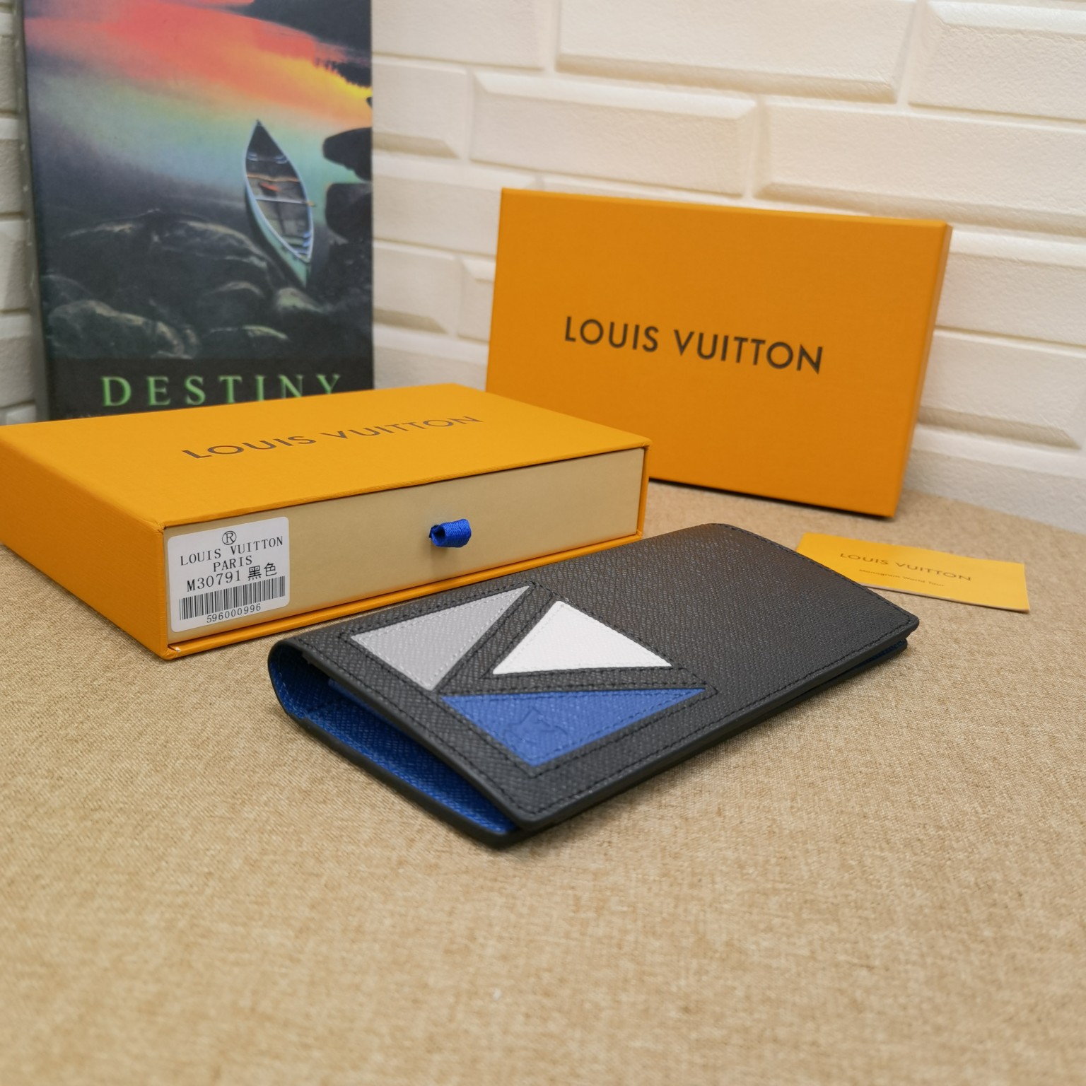 Close-up of the leather texture on a minimalist bifold wallet