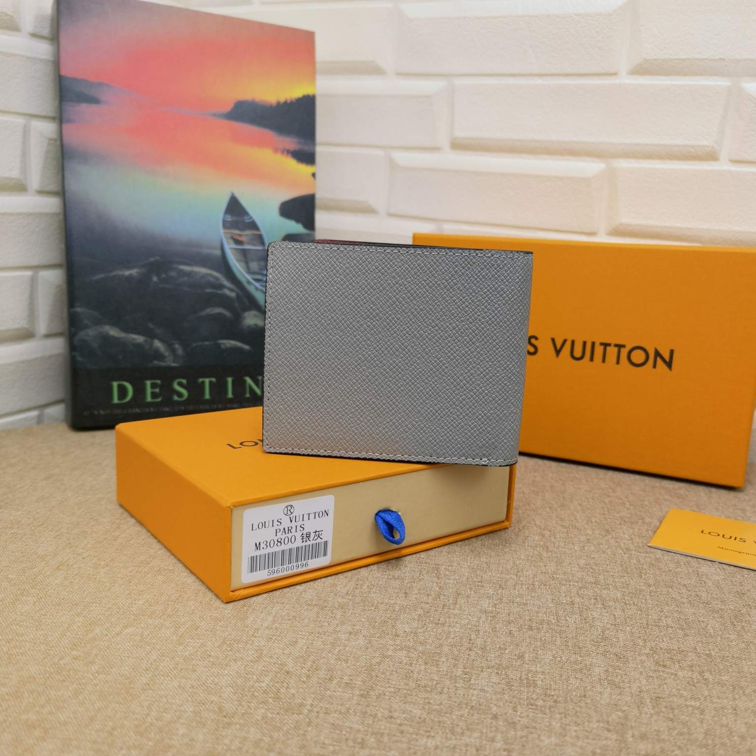 Bifold Leather Wallet - Leather Texture Detail