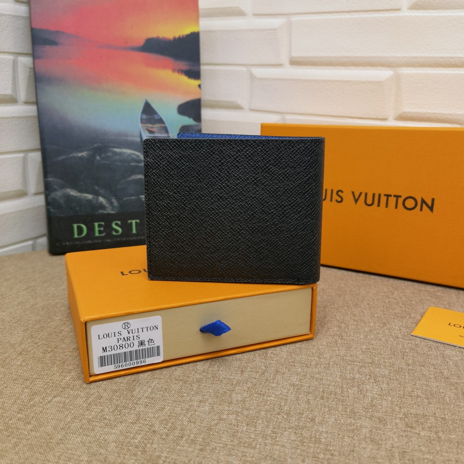 Leather Wallet - Leather Texture Detail