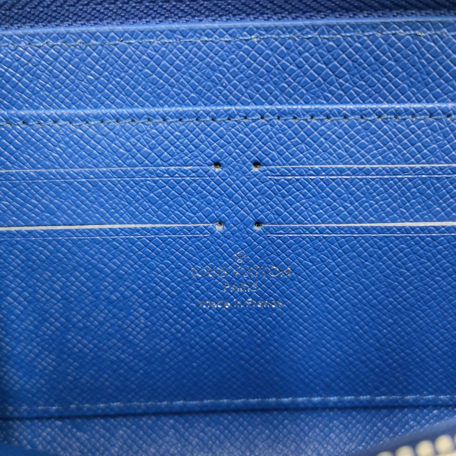 Leather long wallet gift presentation