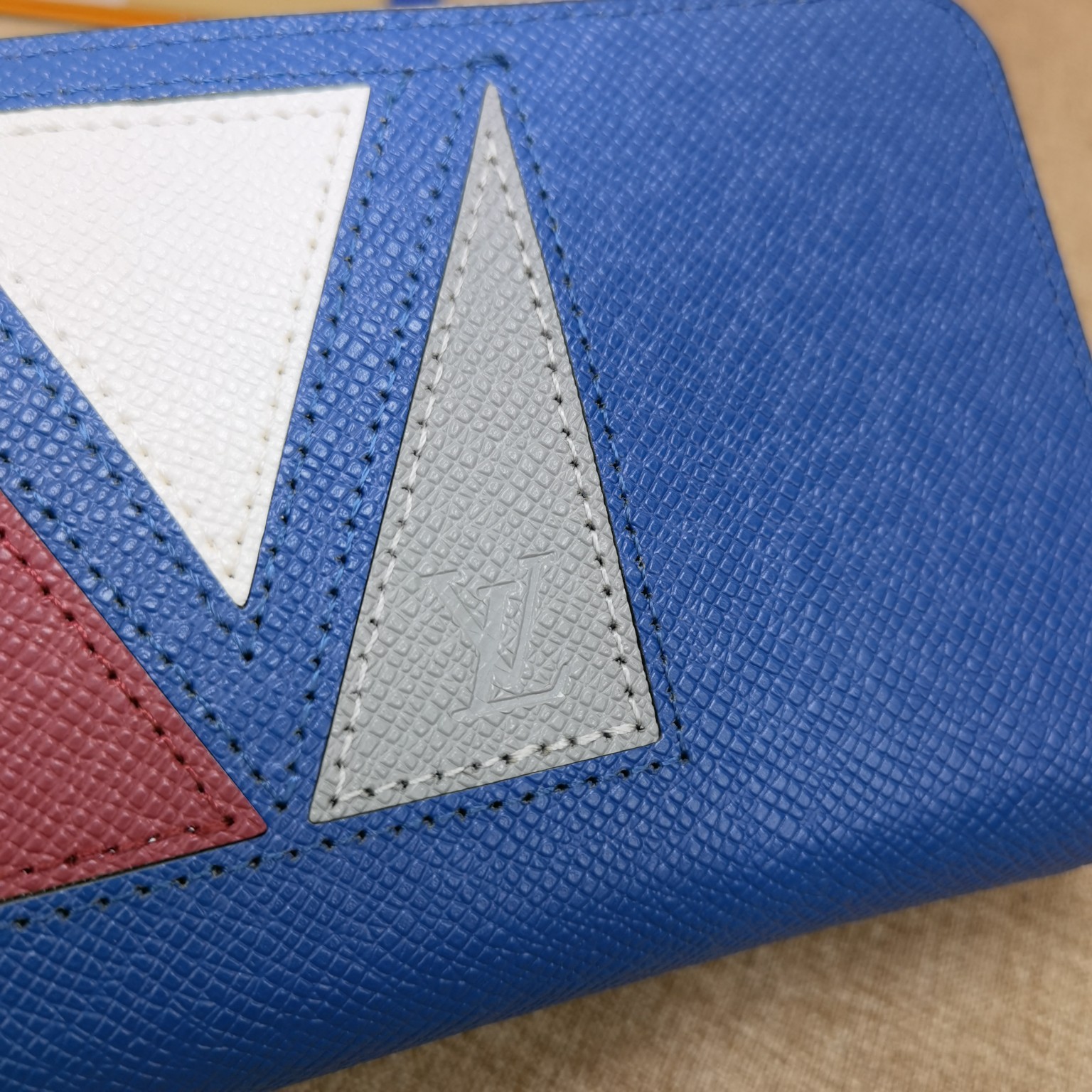 Leather wallet coin pocket