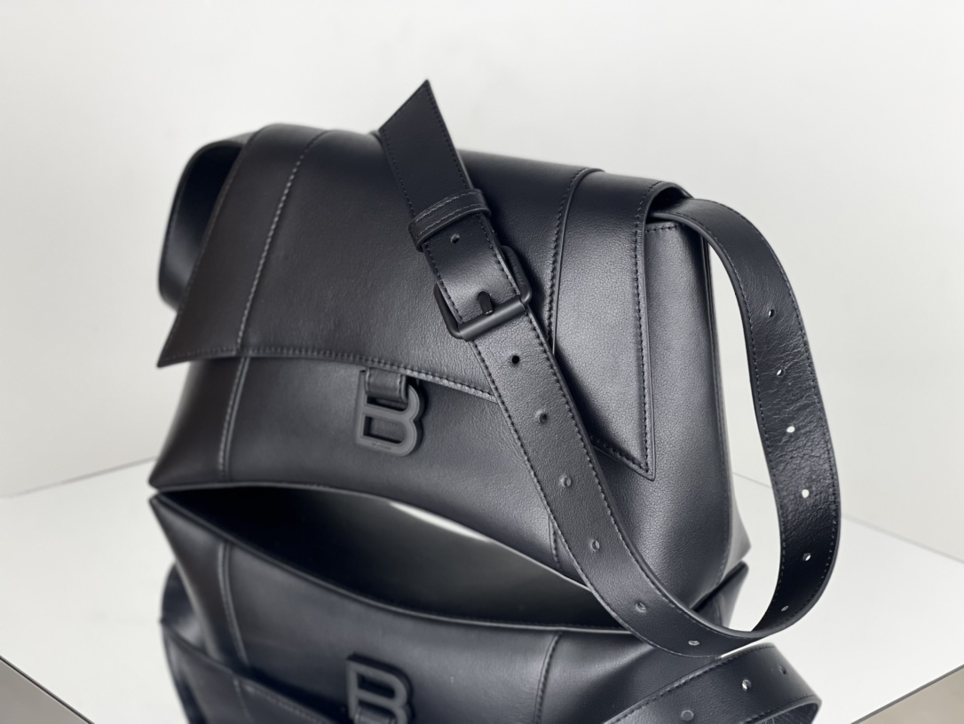 Balenciaga Downtown Crossbody Bag Large Plain Black/Black Buckle