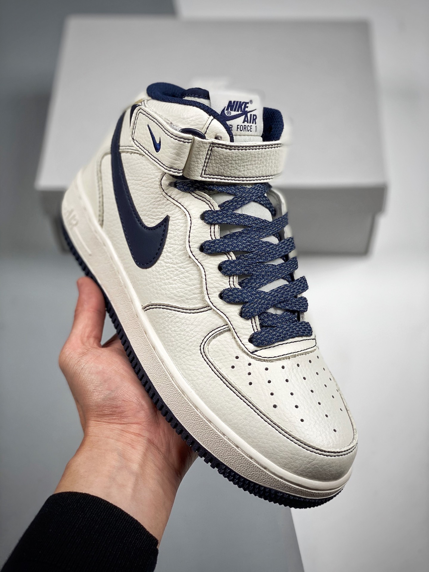Air Force 1 Low Mid 07 "beige dark blue" original last original cardboard authentic Air Force shape focused on foreign …