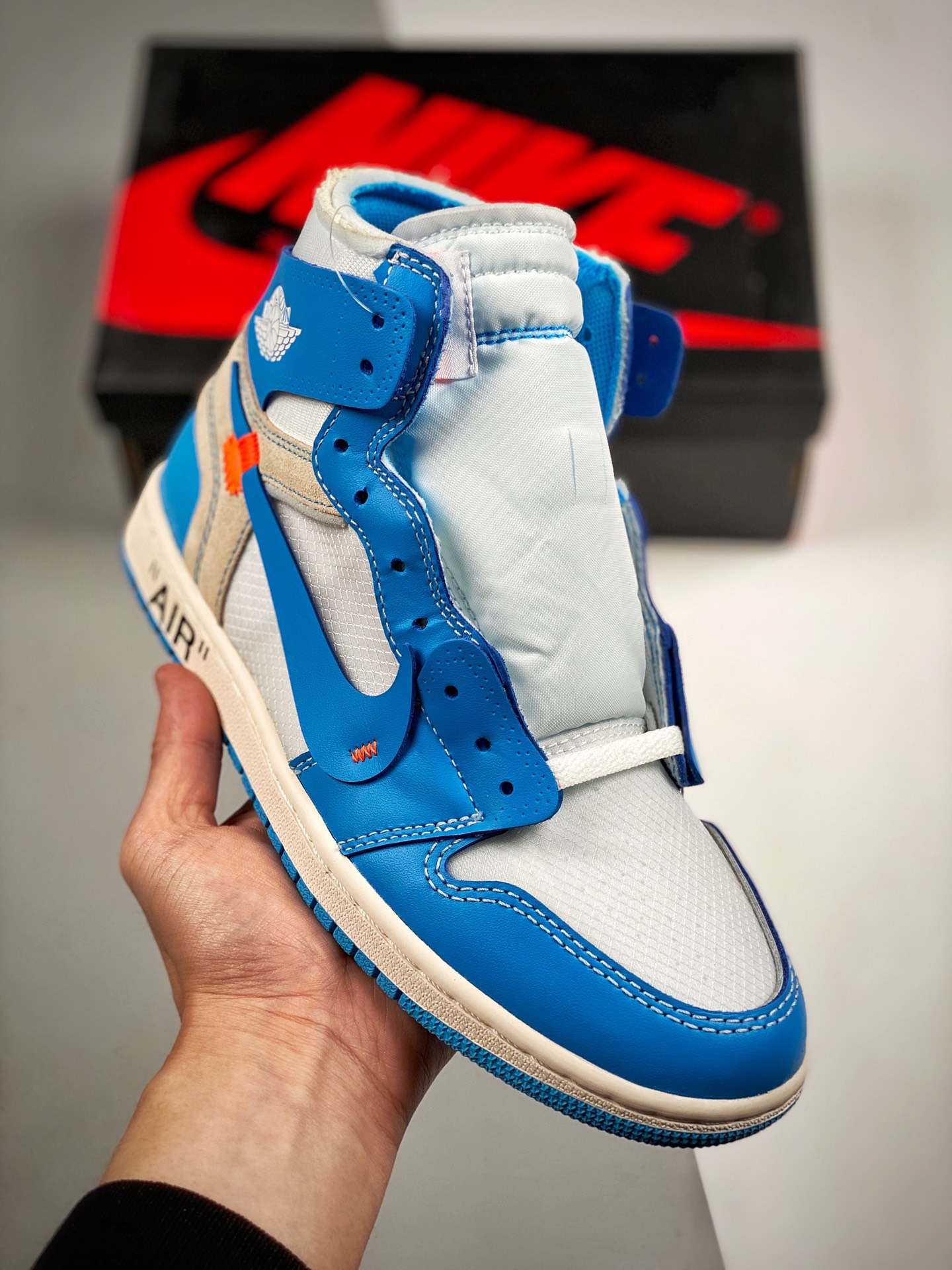 Air Jordan 1 x OFF-WHITE "UNC" Azul Carolina del Norte #La malla del empeine, el contrafuerte del talón y la mayoría de…