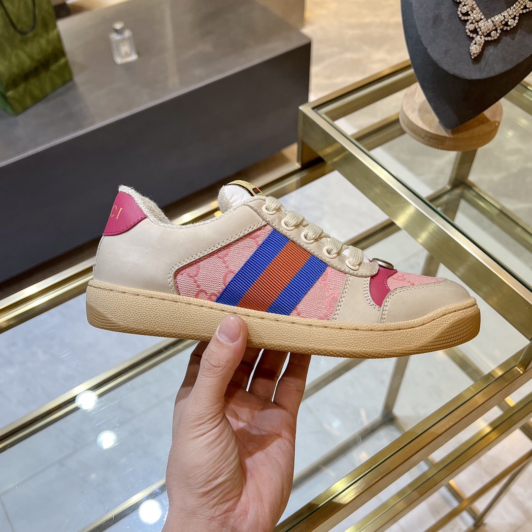 ex fábrica Gucci. Inspiradas en las zapatillas clásicas de la época, las zapatillas Screener de la c