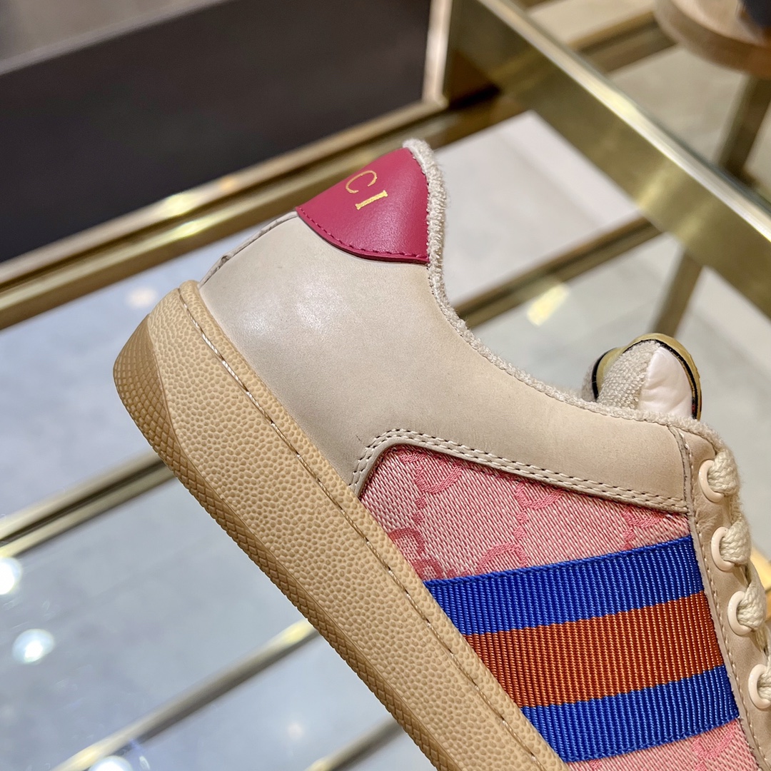 ex fábrica Gucci. Inspiradas en las zapatillas clásicas de la época, las zapatillas Screener de la c