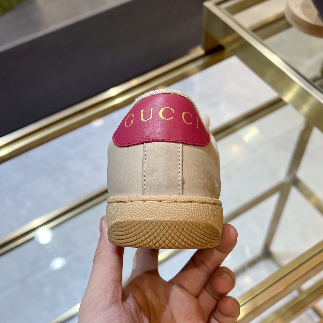 ex fábrica Gucci. Inspiradas en las zapatillas clásicas de la época, las zapatillas Screener de la c