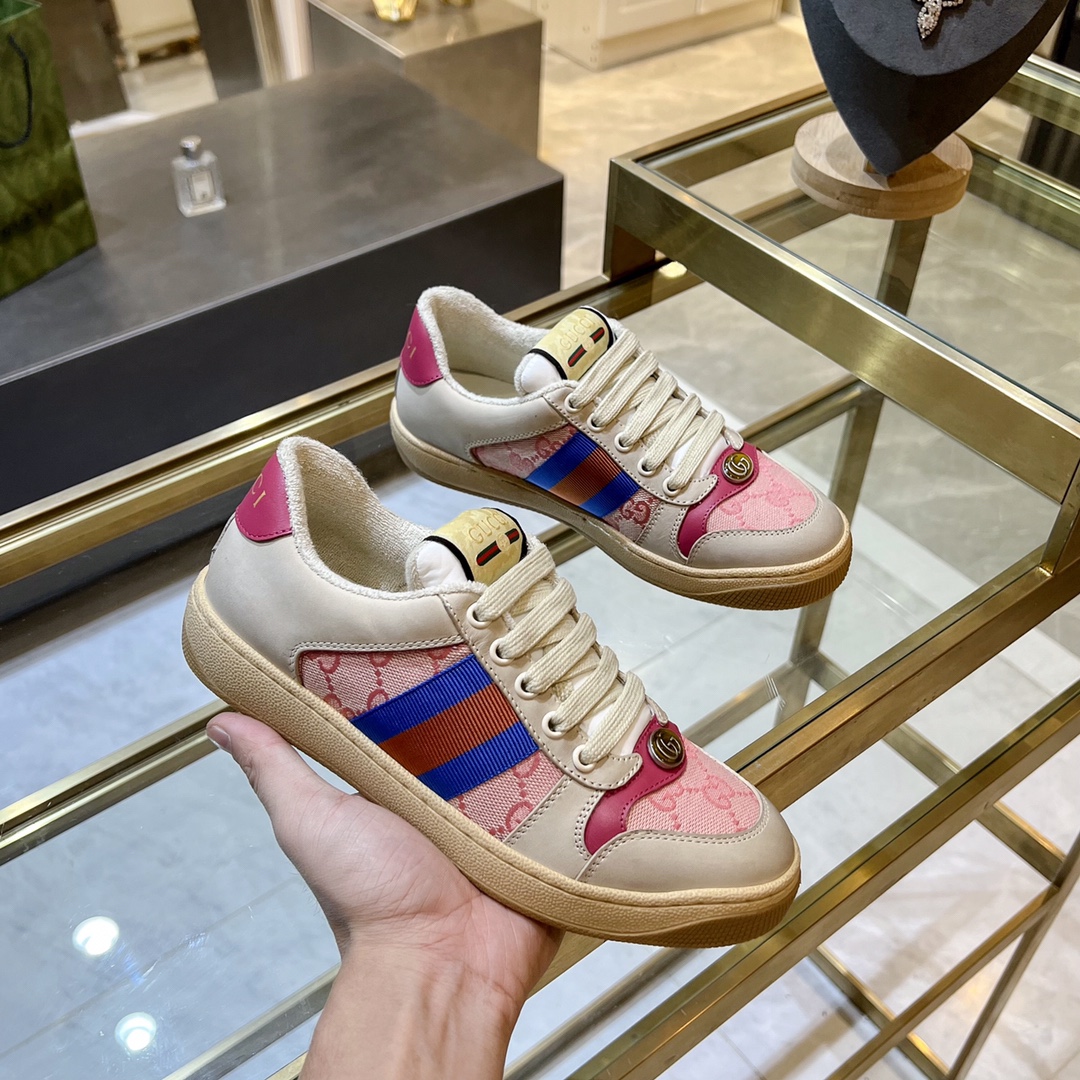 ex fábrica Gucci. Inspiradas en las zapatillas clásicas de la época, las zapatillas Screener de la c