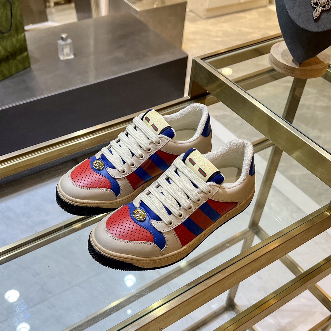 ex fábrica Gucci. zapatos sucios azul y negro rojo piel perforada rojo azul cincha azul cuero detall