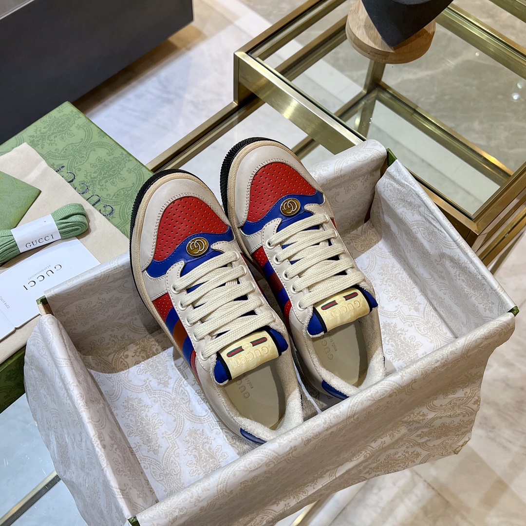 ex fábrica Gucci. zapatos sucios azul y negro rojo piel perforada rojo azul cincha azul cuero detall