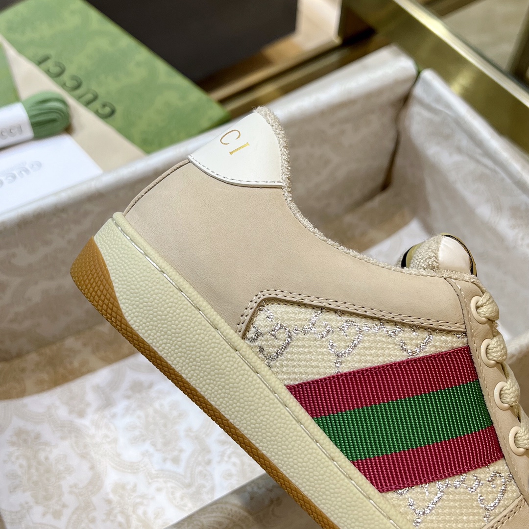 ex fábrica Gucci. Inspiradas en las zapatillas clásicas de la época, las zapatillas Screener de la c