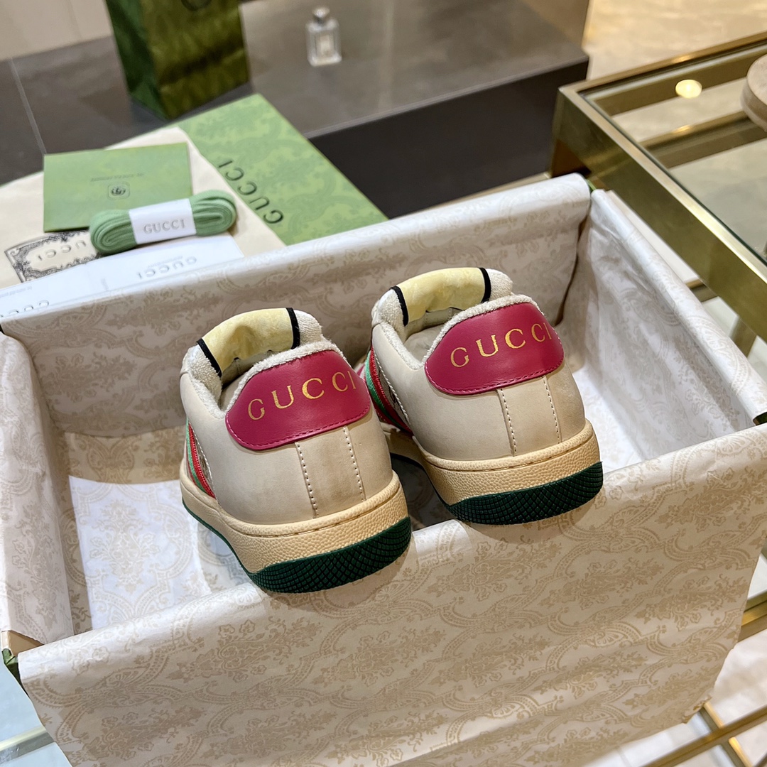 ex fábrica Gucci. Inspiradas en las zapatillas clásicas de la época, las zapatillas Screener de la c