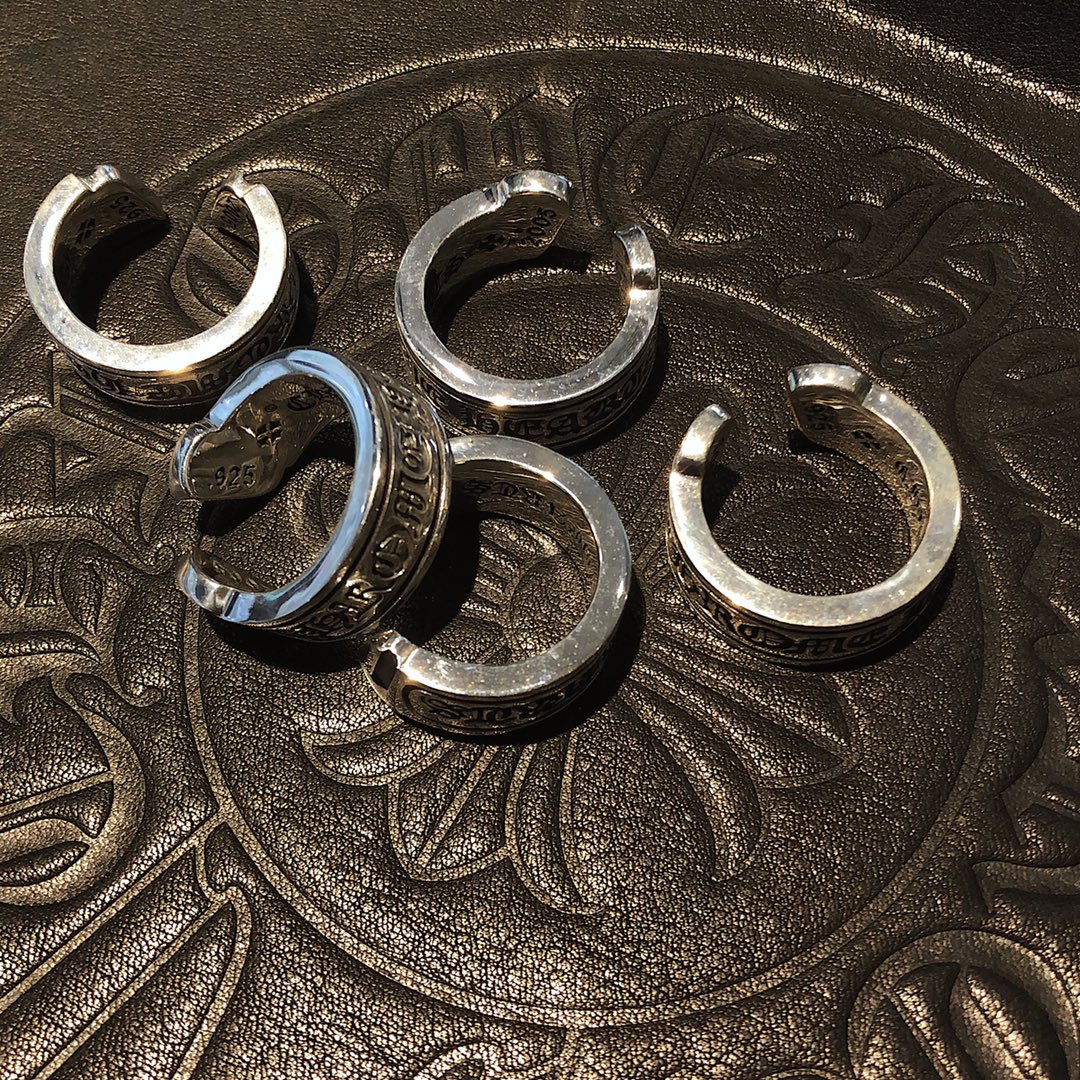 Chrome Hearts 𝐂𝐡𝐫𝐨𝐦𝐞 𝐡𝐞𝐚𝐫𝐭𝐬克罗心 光面卷轴戒指