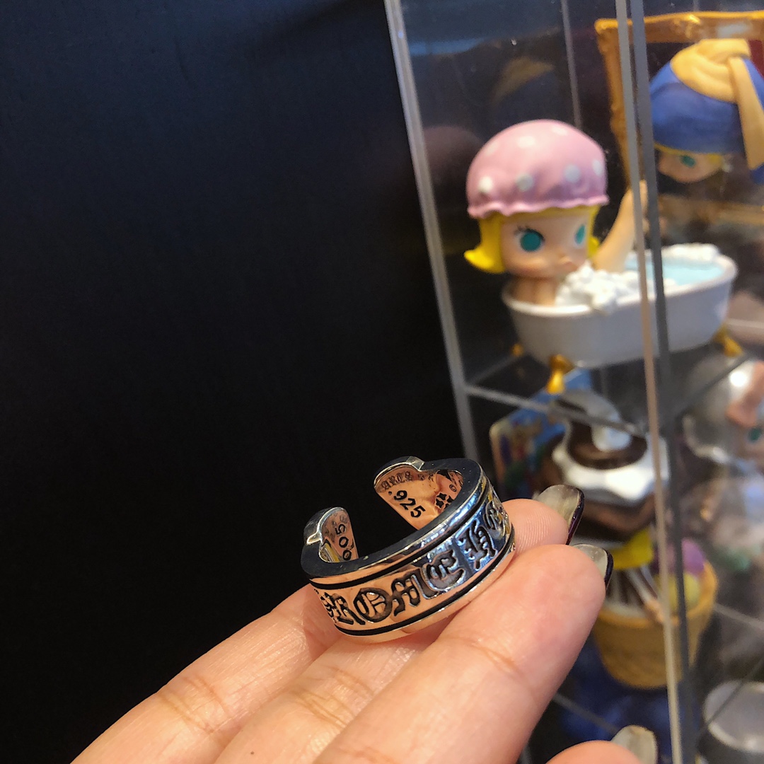 Chrome Hearts 𝐂𝐡𝐫𝐨𝐦𝐞 𝐡𝐞𝐚𝐫𝐭𝐬克罗心 光面卷轴戒指