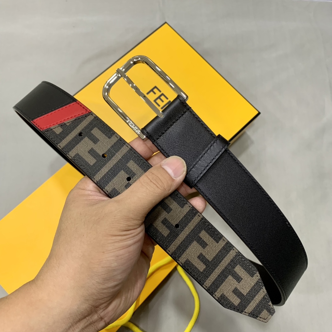 Fendi 五金做工精细 线条流畅 表面光滑 𝐙𝐏电镀工艺 香港通关【𝐇𝐀𝐀𝐒】 进口皮料