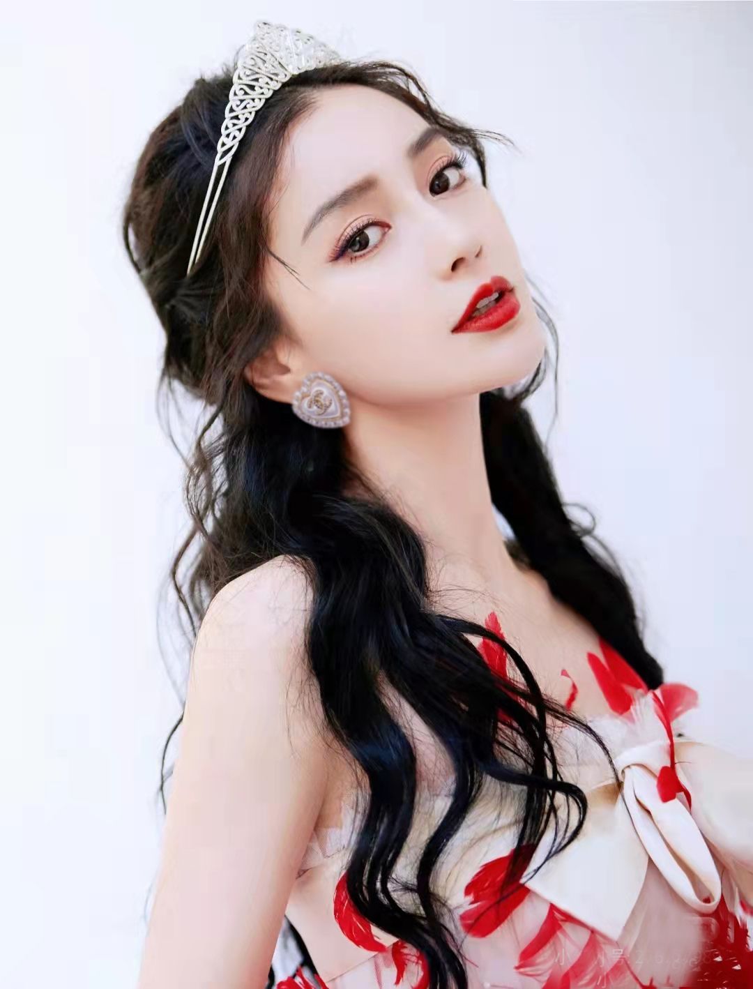 Chanel 卖疯了小香官网主推 精工版小香 最新 Chanel 太阳花爱心字母晶钻珍珠耳钉耳环