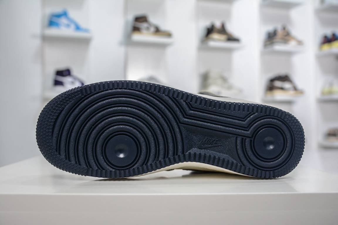 260 秋冬新品  Nike Air Force 1 Mid '07 米深蓝 满天星中帮空军一号休闲板鞋 MU3603-202