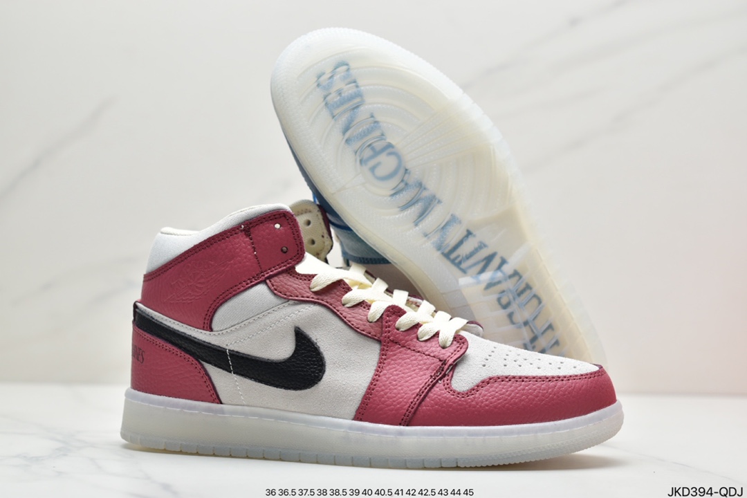 160  Air Jordan 1 Mid 凭借亮眼的配色DM9601-200