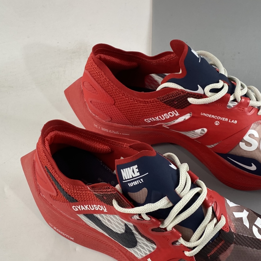 P220  NIKE ZoomX Vaporfly Next% / Gyakusou  CT4894-600