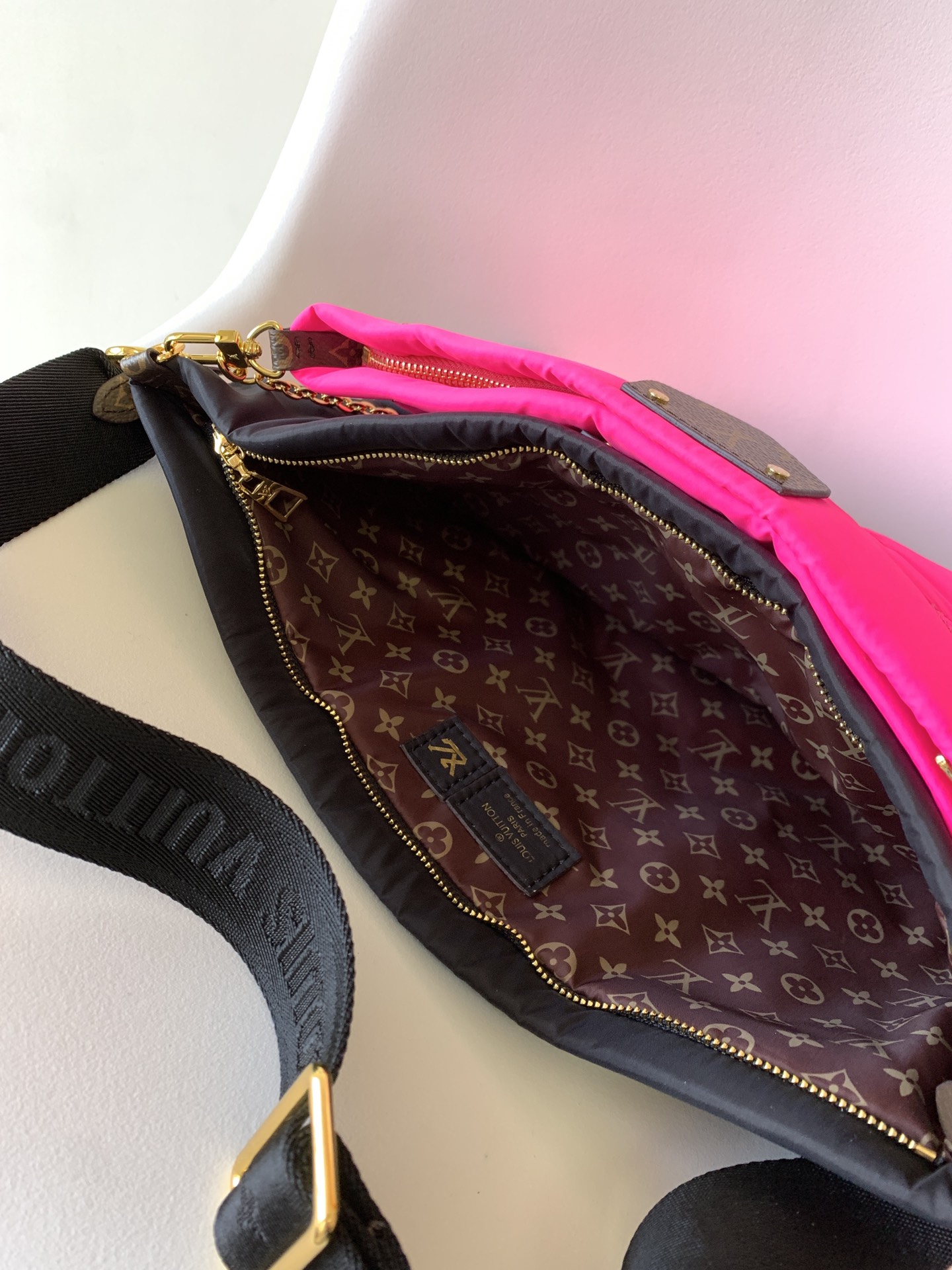 p760 M58980 黑色 / 玫红色 M58977 墨绿/杏色Maxi Multi Pochette Accessoires 手袋