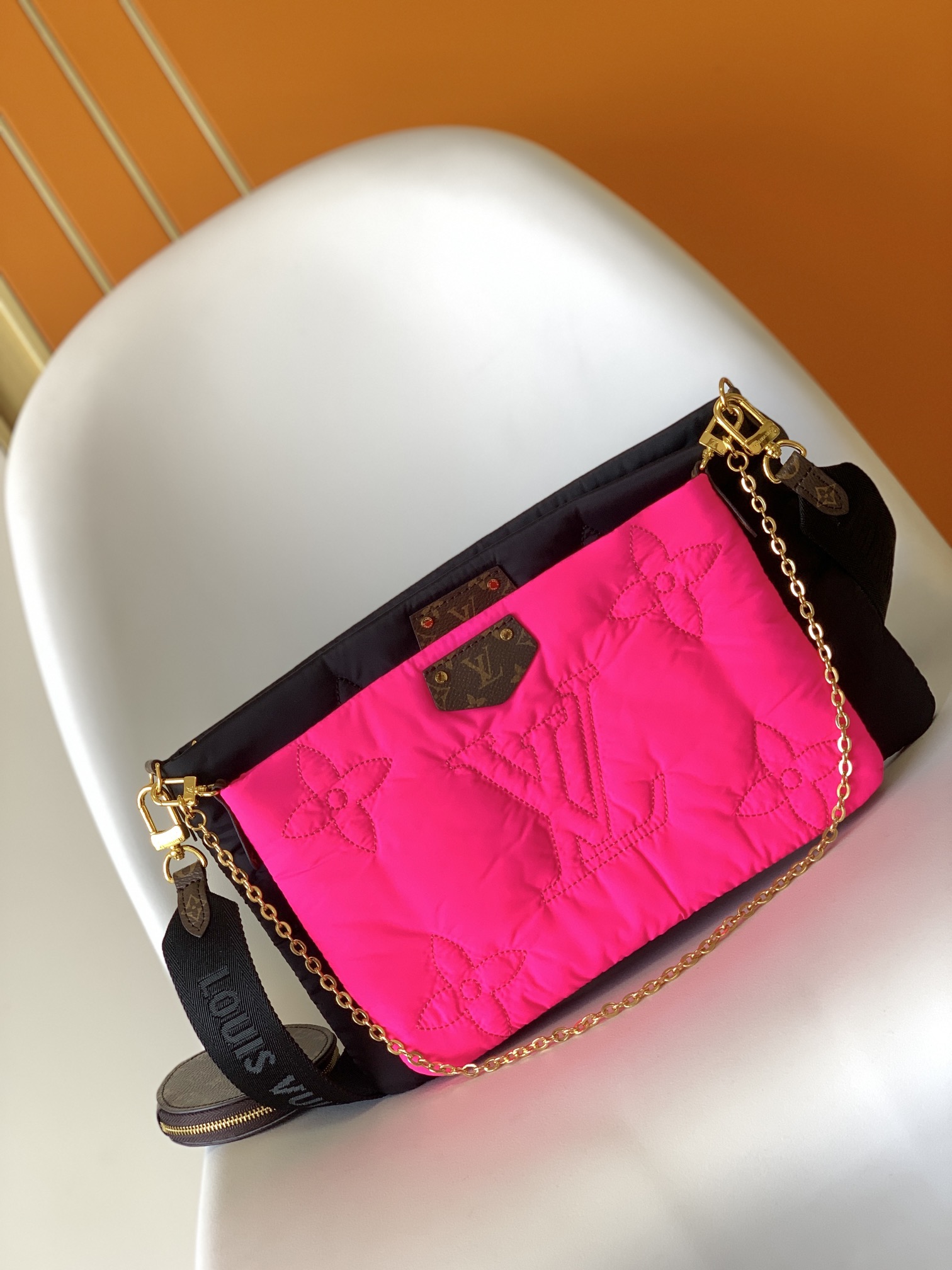 p760 M58980 黑色 / 玫红色 M58977 墨绿/杏色Maxi Multi Pochette Accessoires 手袋